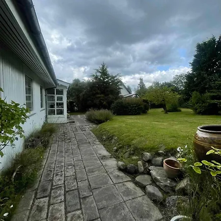 Prázdninový dům Spacious With Large Plot By Bureso