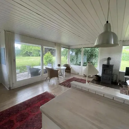 Spacious With Large Plot By Bureso Tåstrup